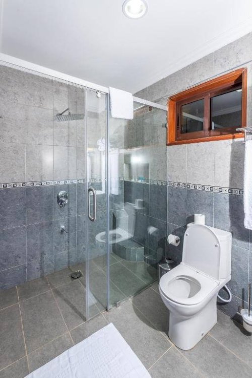 esiankiki resort and spa toilet